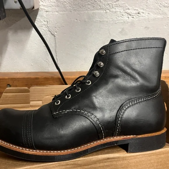 Red Wing Iron Ranger men’s 6 inch boot